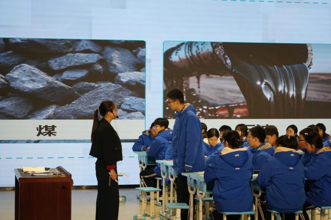 �������ǻ��ѧ��ͼ��ʷ�ϴ�н�׽�����